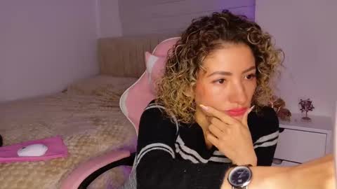 Snapshot of nicolblossom_ chatting on November 21, 2:27 pm Nicol online show from November 21, 2:27 pm