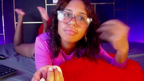 nicole_brown1126 online show from December 4, 1:47 am