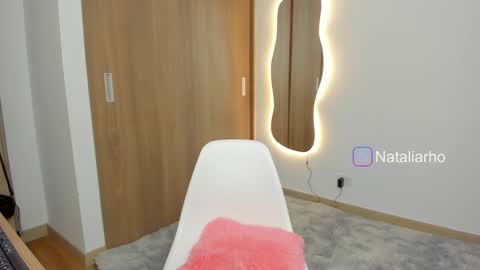 Snapshot of nicole_whitee chatting on December 9, 10:41 pm N A T A L I A online show from December 9, 10:41 pm