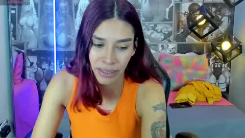 N i c o l e  online show from December 31, 1:19 pm