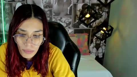 N i c o l e  online show from February 9, 2:18 pm