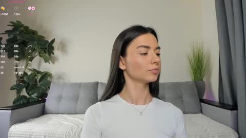 Dua Lipa online show from December 8, 7:11 pm