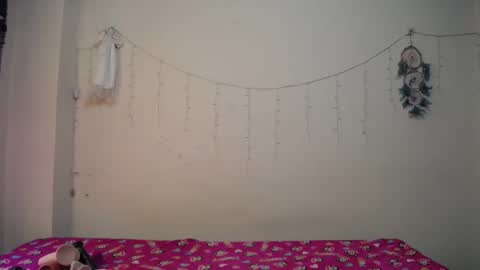 nicolle_sky online show from January 14, 5:34 pm