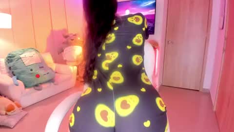 Snapshot of nicollemeyer chatting on February 5, 1:33 pm Nicolle Go to Visit online show from February 5, 1:33 pm