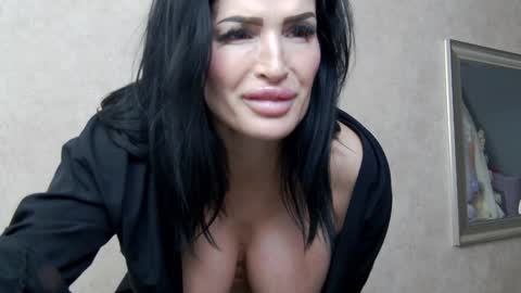 Snapshot of nicollereyn chatting on January 26, 11:08 pm Nicolle online show from January 26, 11:08 pm