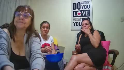 Snapshot of nicoltatiana_ chatting on September 23, 11:52 pm nicoltatiana_ online show from September 23, 11:52 pm