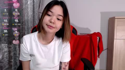 Niia online show from September 21, 1:02 pm