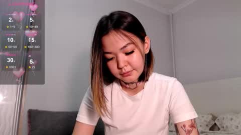 Niia online show from October 24, 3:19 pm