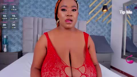 NiiaMoore online show from October 9, 9:35 pm