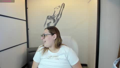 Anni online show from February 3, 10:00 pm