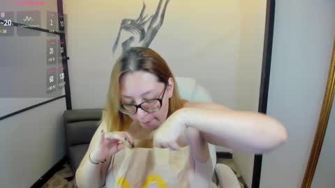 Anni online show from February 25, 11:11 pm