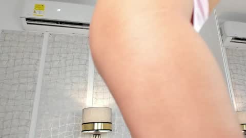 Snapshot of niicole_steele chatting on September 24, 9:29 pm Niicole online show from September 24, 9:29 pm