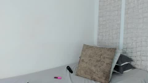 Snapshot of niicole_steele chatting on November 6, 4:19 pm Niicole online show from November 6, 4:19 pm