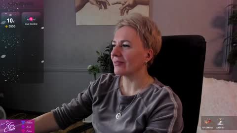 Snapshot of nika_smit chatting on December 15, 9:45 am Nika online show from December 15, 9:45 am