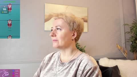 Snapshot of nika_smit chatting on December 25, 5:05 am Nika online show from December 25, 5:05 am