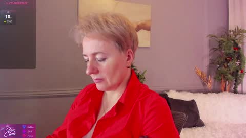 Snapshot of nika_smit chatting on January 4, 5:27 am Nika online show from January 4, 5:27 am