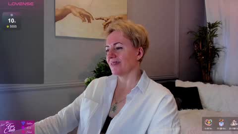 Snapshot of nika_smit chatting on January 17, 1:03 pm Nika online show from January 17, 1:03 pm