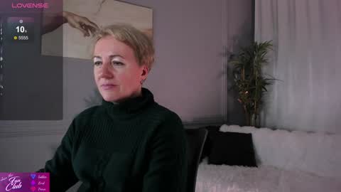 Snapshot of nika_smit chatting on January 25, 5:18 am Nika online show from January 25, 5:18 am