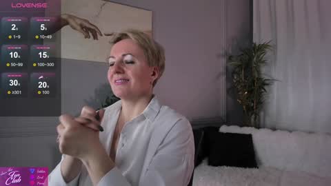 Snapshot of nika_smit chatting on January 25, 8:31 am Nika online show from January 25, 8:31 am