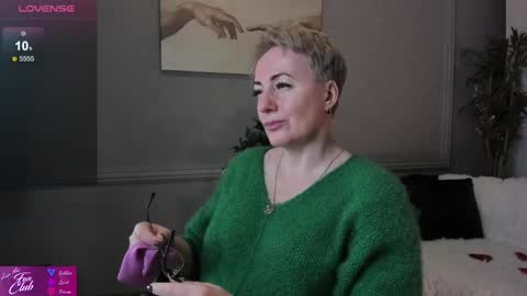 Snapshot of nika_smit chatting on February 15, 5:30 am Nika online show from February 15, 5:30 am