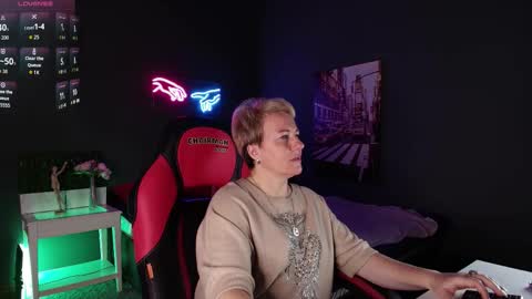 Snapshot of nika_smit chatting on October 3, 9:17 am Nika online show from October 3, 9:17 am