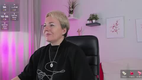 Snapshot of nika_smit chatting on October 10, 10:14 am Nika online show from October 10, 10:14 am