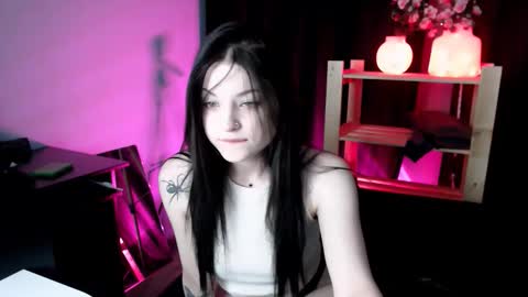 Snapshot of nikadinny chatting on December 17, 1:00 am nikadinny online show from December 17, 1:00 am