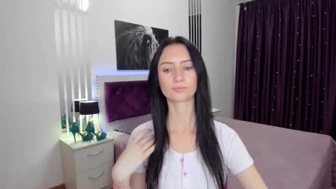 NikaLewis online show from November 13, 4:44 am
