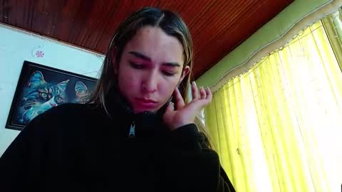 Snapshot of niki_1998 chatting on December 21, 4:03 pm Natalia online show from December 21, 4:03 pm