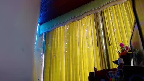 Snapshot of niki_1998 chatting on December 23, 6:16 pm Natalia online show from December 23, 6:16 pm