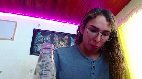 Snapshot of niki_1998 chatting on February 5, 7:53 pm Natalia online show from February 5, 7:53 pm