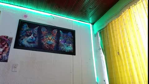 Snapshot of niki_1998 chatting on February 15, 5:39 pm Natalia online show from February 15, 5:39 pm