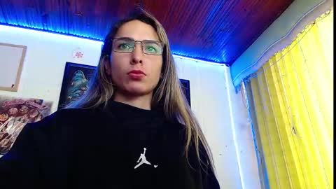 Snapshot of niki_1998 chatting on February 17, 6:04 pm Natalia online show from February 17, 6:04 pm