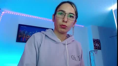 Snapshot of niki_1998 chatting on September 19, 8:53 pm Natalia online show from September 19, 8:53 pm