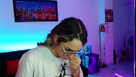 Snapshot of niki_1998 chatting on September 25, 8:56 pm Natalia online show from September 25, 8:56 pm