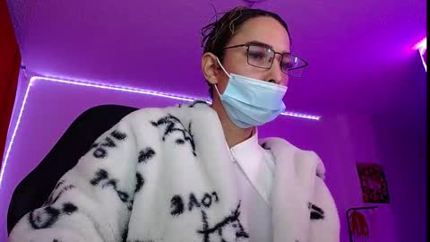 Snapshot of niki_1998 chatting on October 11, 1:49 am Natalia online show from October 11, 1:49 am