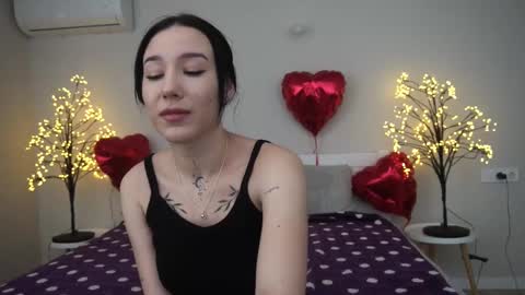 Nikki online show from March 3, 1:42 pm