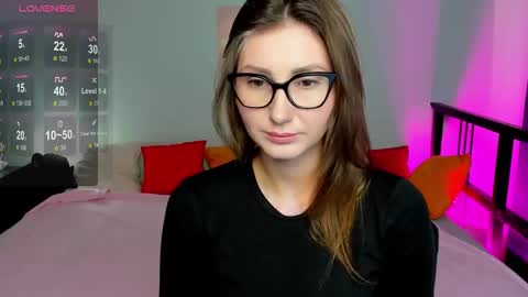 Snapshot of nikkikiss__ chatting on October 19, 1:28 am nikkikiss__ online show from October 19, 1:28 am