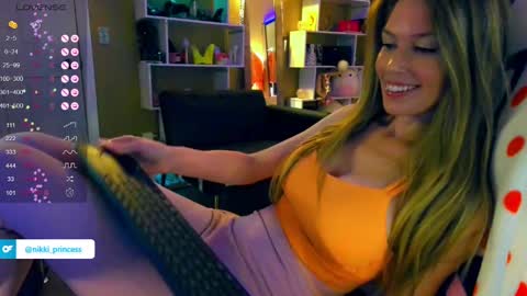 Snapshot of nikkiprincess chatting on January 10, 4:44 am Schedule IN BIO online show from January 10, 4:44 am