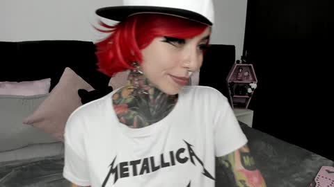 Nikki Ramone   online show from December 20, 3:21 pm