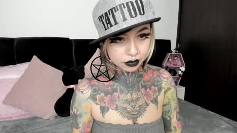 Nikki Ramone   online show from January 10, 6:17 pm