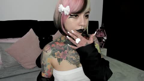 Nikki Ramone   online show from January 28, 3:04 pm