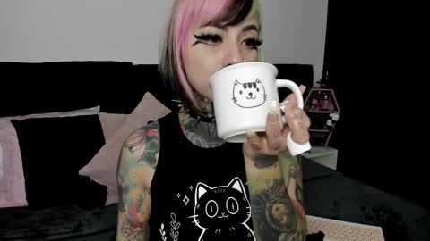 Nikki Ramone   online show from February 13, 2:34 am