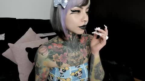 Nikki Ramone   online show from February 25, 2:58 am