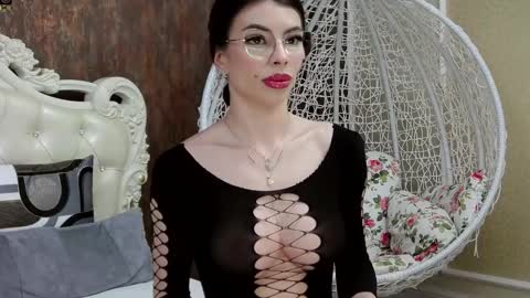 Nikky online show from February 21, 7:45 am