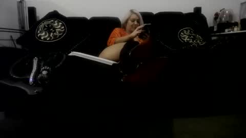 Niquita Sparkles online show from February 5, 6:15 pm