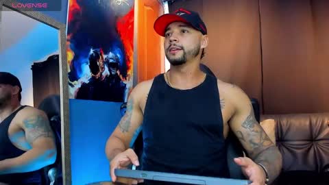 Snapshot of nikolahank1 chatting on December 22, 6:39 am Nikola Hank online show from December 22, 6:39 am