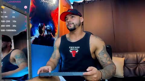 Snapshot of nikolahank1 chatting on December 28, 11:48 pm Nikola Hank online show from December 28, 11:48 pm