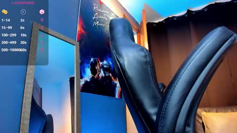 Snapshot of nikolahank1 chatting on February 13, 7:56 am Nikola Hank online show from February 13, 7:56 am