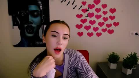 nikonara_ online show from December 4, 4:16 pm